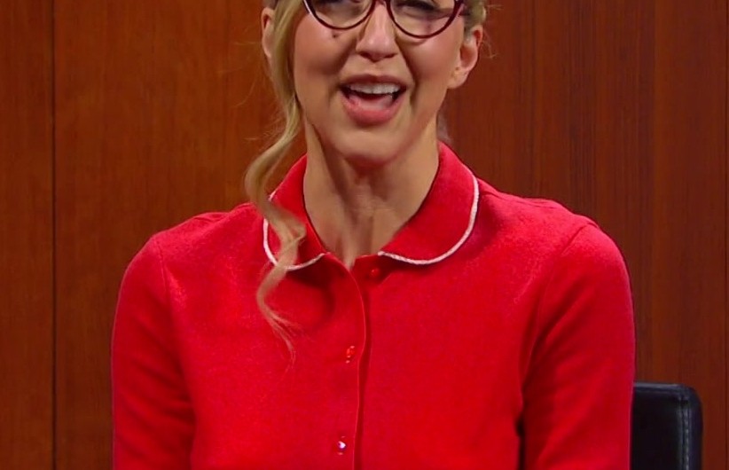 Cat Eye Glasses of Heidi Gardner