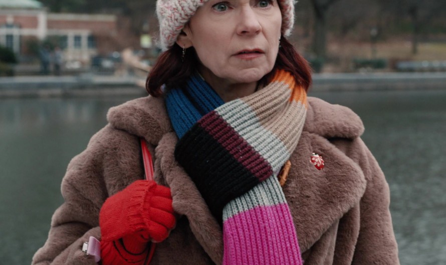 Long Multicolor Striped Knit Scarf of Carrie Preston as Elsbeth Tascioni