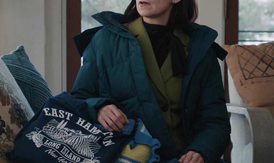 East Hampton Village on Long Island, New York Logo Blue Bag of Carrie Preston as Elsbeth Tascioni