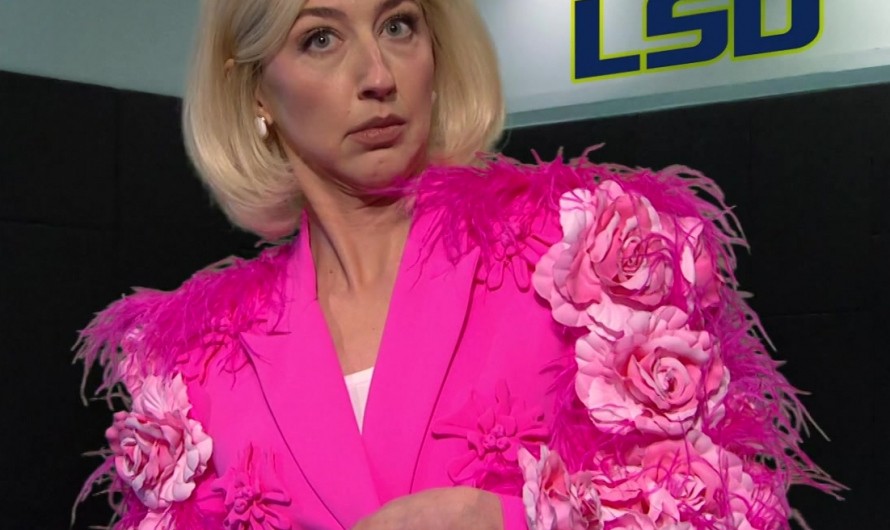 Vibrant Pink Blazer with Oversized Floral Appliqué of Heidi Gardner