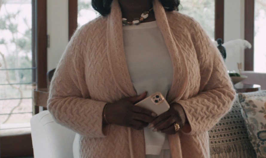 Soft Pink Cable Knit Open Front Cardigan of Marietta Sirleaf (Retta) as Margo Clarke