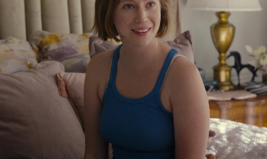 Blue Ribbed Tank Top of Hannah Einbinder as Ava Daniels