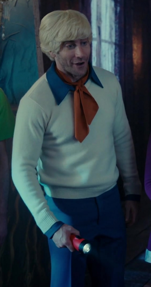 White Crew Neck Sweater of Jake Gyllenhaal as Fred Jones