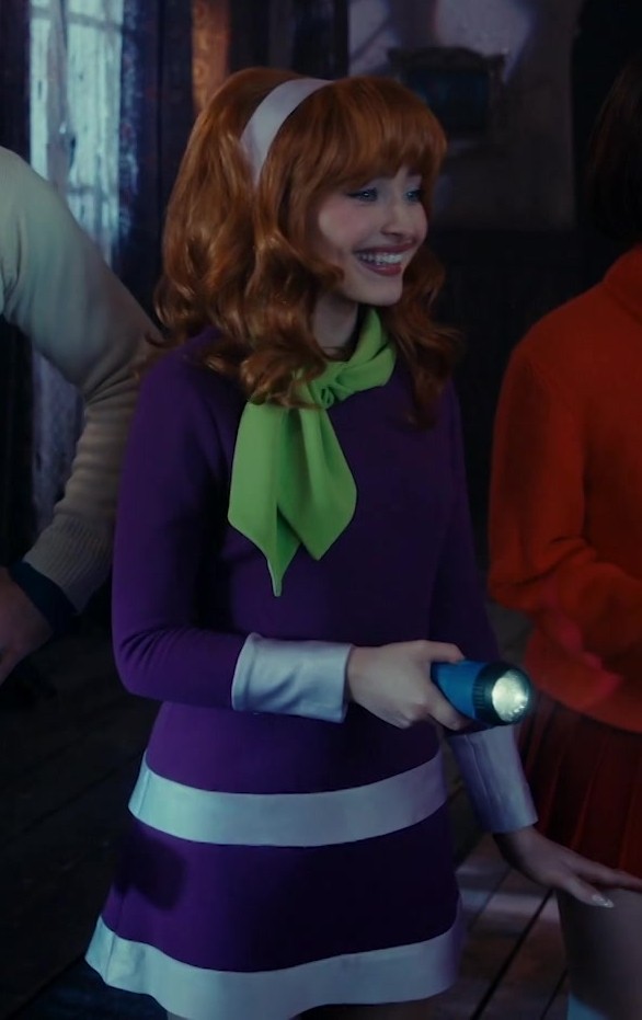 purple and white striped dress - Chloe Fineman (Daphne Blake) - Saturday Night Live TV Show