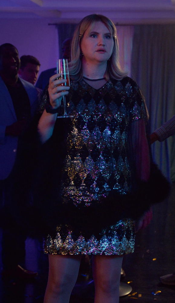 Sparkling Sequin Dress with Harlequin Pattern of Jillian Bell as Vivian