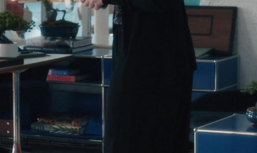 Chunky Heel Black Leather Boots with Rugged Sole of Elizabeth Lail as Quinn Powers