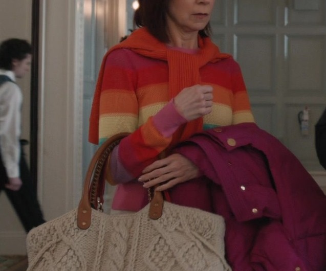 Stylish Oversized Cable Knit Shoulder Bag of Carrie Preston as Elsbeth Tascioni