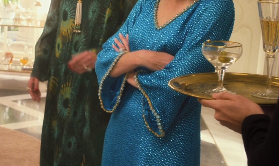 Elegant Blue Sparkling Evening Gown with Bell Sleeves of Leslie Bibb as Dinah
