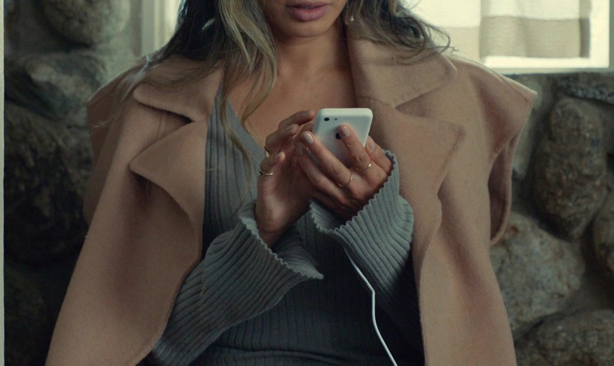 Grey Ribbed Sweater Dress of Jamie Chung as Jasmine