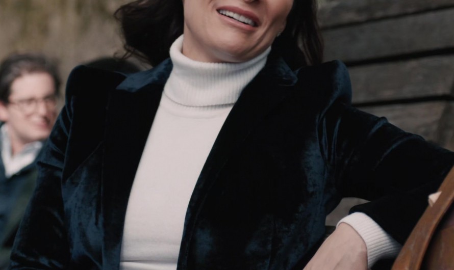 Velvet Blazer of Laura Benanti as Nadine Clay