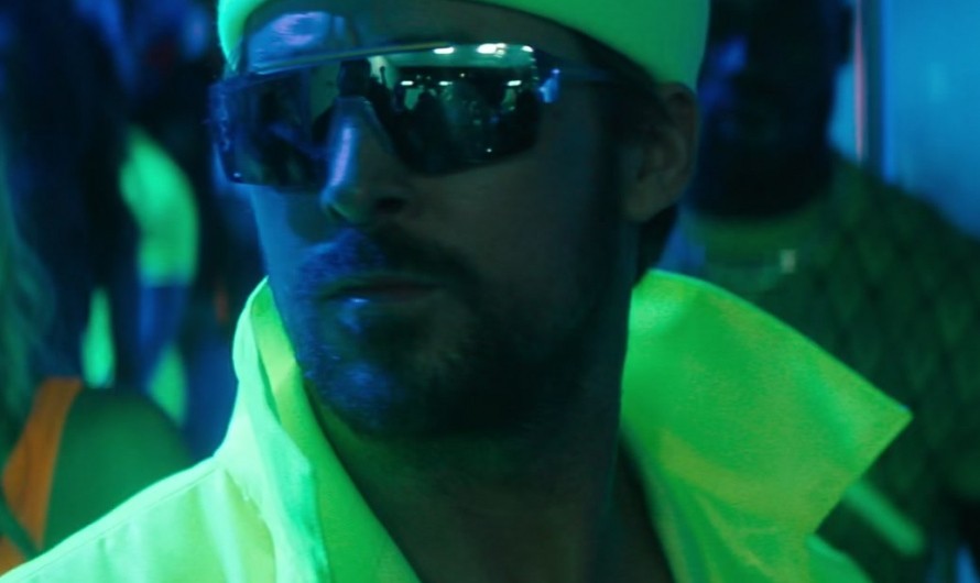 Futuristic Oversized Sunglasses of Ryan Gosling as Colt Seavers