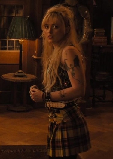 Edgy Punk Style Plaid Mini Skirt of Kathryn Newton as Sammy