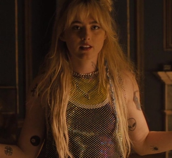 Shimmering Metallic Mesh Overlay Top of Kathryn Newton as Sammy