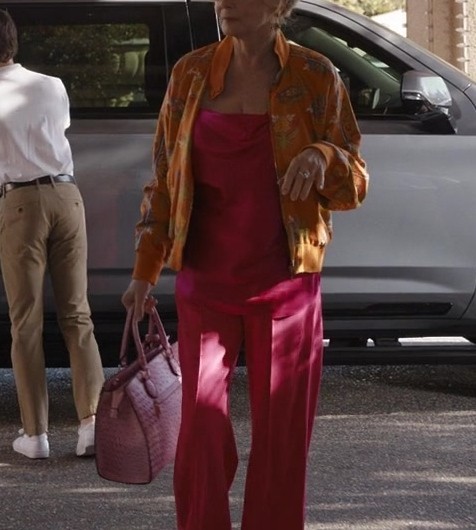 Pink Wide-Leg Trousers of Jean Smart as Deborah Vance