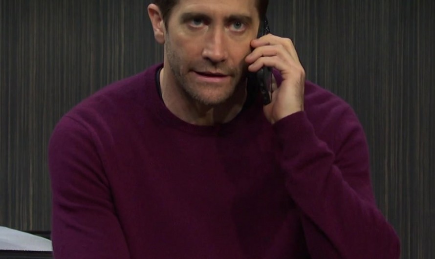 Maroon Crewneck Pullover of Jake Gyllenhaal as Guest