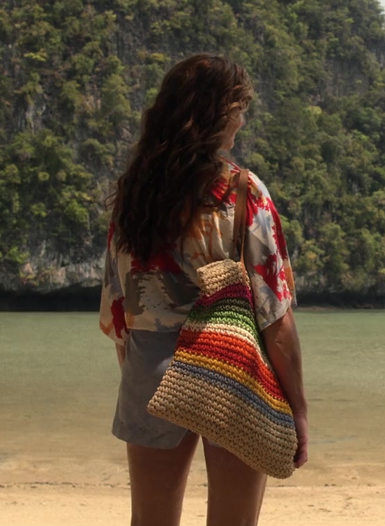 Rainbow Color Crocheted Shoulder Bag of Brooke Shields as Lana