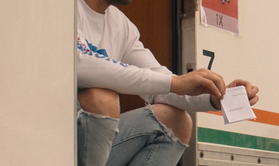 Distressed Light Wash Jeans with Ripped Knees of Ryan Gosling as Colt Seavers
