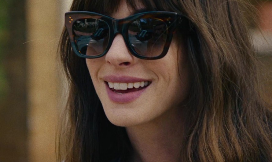 Large  Cat-Eye Frame Acetate Sunglasses of Anne Hathaway as Solène