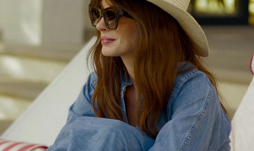 Chic Beach Ready Straw Sun Hat of Anne Hathaway as Solène