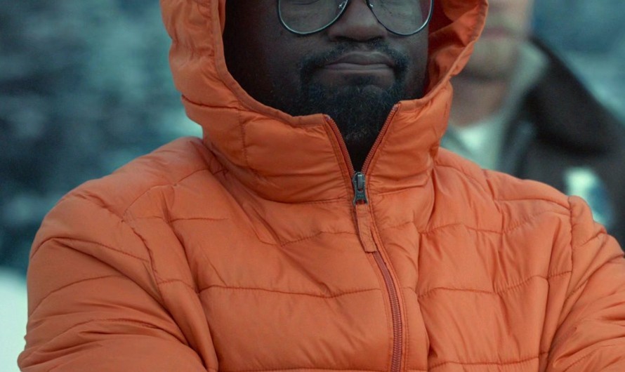 Stylish Analog Watch with Vibrant Red Band of Lil Rel Howery as Ray