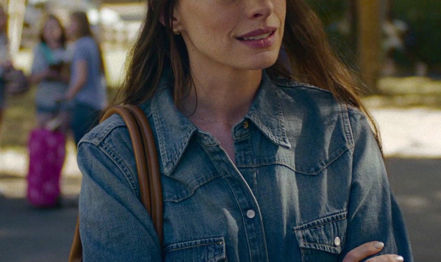 Casual Blue Denim Button Down Shirt of Anne Hathaway as Solène