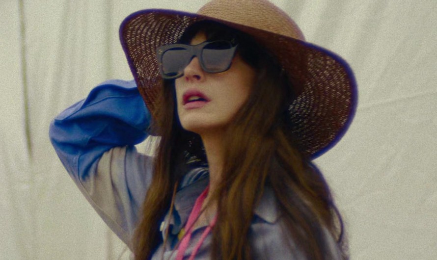 Wide Brim Straw Hat of Anne Hathaway as Solène
