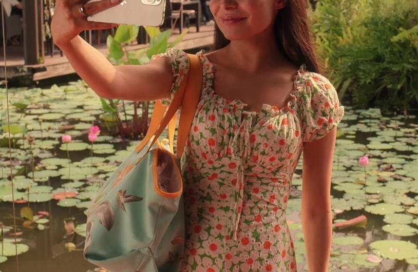 Random Floral Print Shirred Ruffle Hem Dress of Miranda Cosgrove as Emma