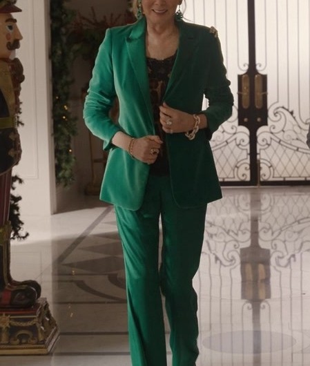 Green Velvet Suit of Jean Smart as Deborah Vance
