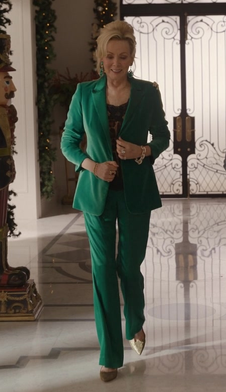 Green Velvet Suit of Jean Smart as Deborah Vance