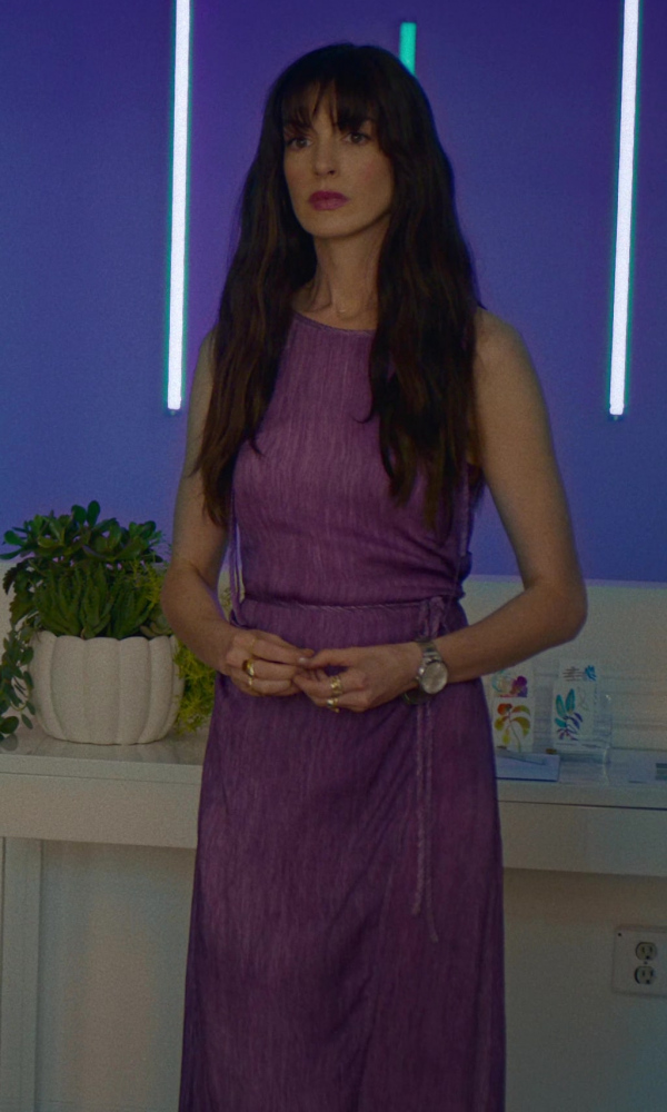 Lavender Sleeveless Maxi Dress of Anne Hathaway as Solène