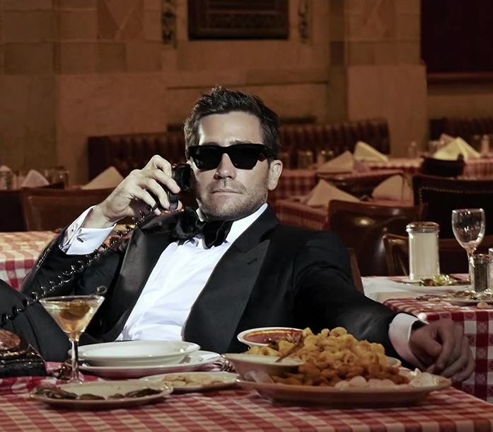 Wayfarer Black Frame Sunglasses of Jake Gyllenhaal as Guest