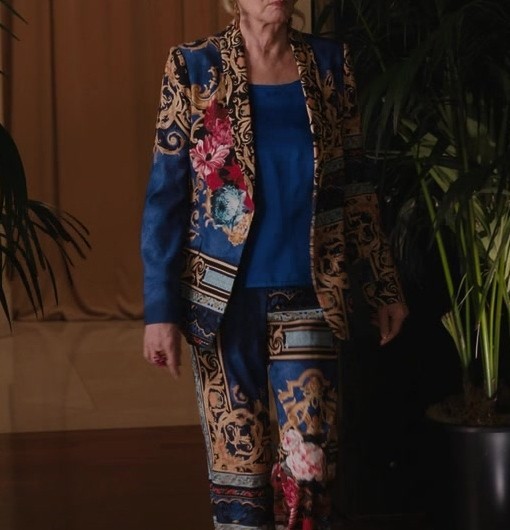 Baroque Print Pants of Jean Smart as Deborah Vance