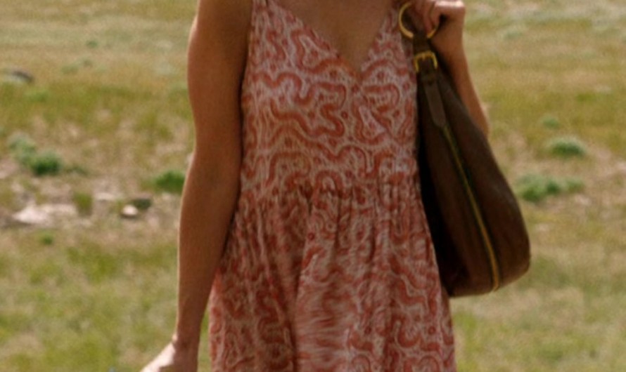 Coral Paisley Print Maxi Dress of Kelly Reilly as Bethany “Beth” Dutton