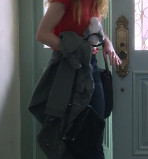 White Leather Sneakers of Joey King as Zara Ford
