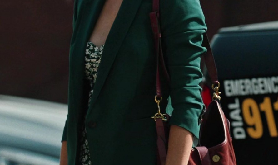 Burgundy Leather Shoulder Bag of Kelly Reilly as Bethany “Beth” Dutton