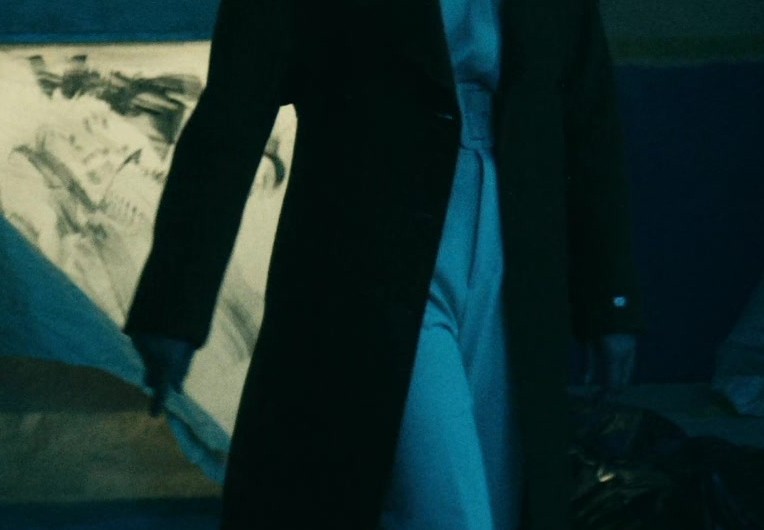 White Trousers of Claudia Doumit as Victoria Neuman / Nadia Khayat