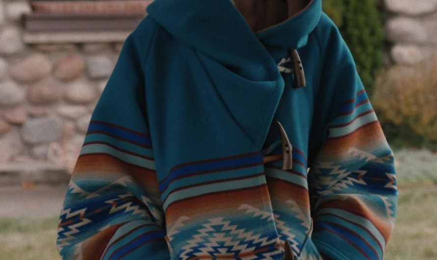 Southwestern Inspired Hooded Poncho Coat of Kelly Reilly as Bethany “Beth” Dutton