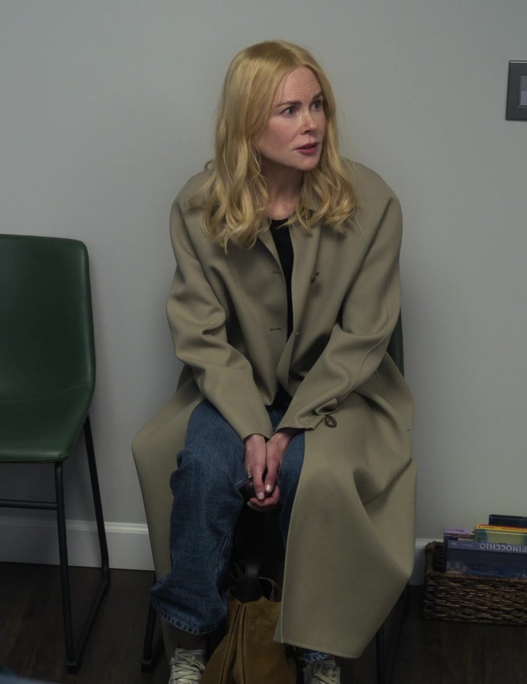 long trench coat - Nicole Kidman (Brooke Harwood) - A Family Affair (2024) Movie