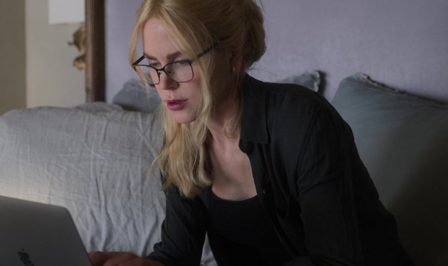 Black Button Down Shirt of Nicole Kidman as Brooke Harwood