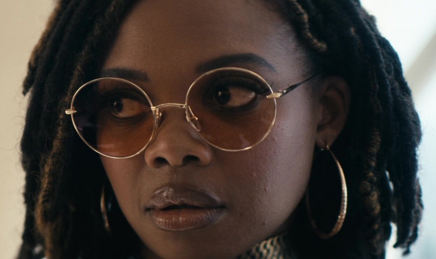 Gold Round Frame Sunglasses of Susan Heyward as Sister Sage
