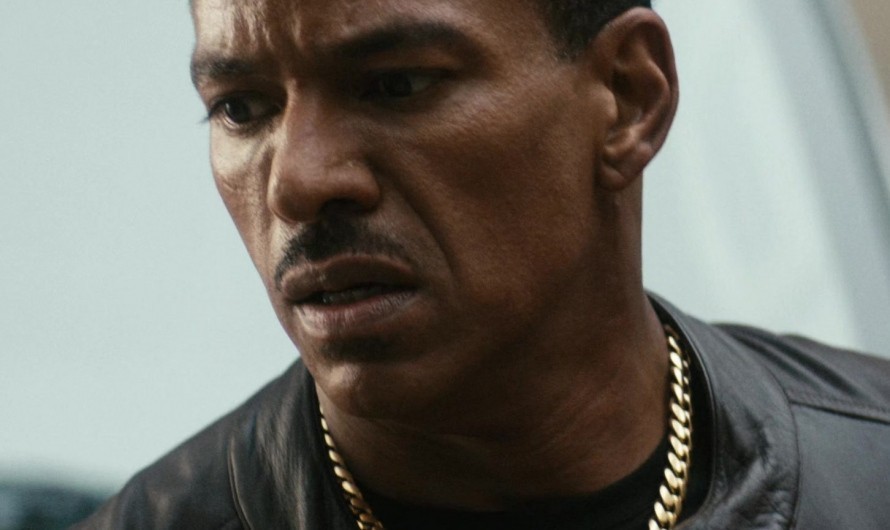 Thick Gold Chain Necklace of Laz Alonso as Marvin T. “Mother’s” Milk / M.M.