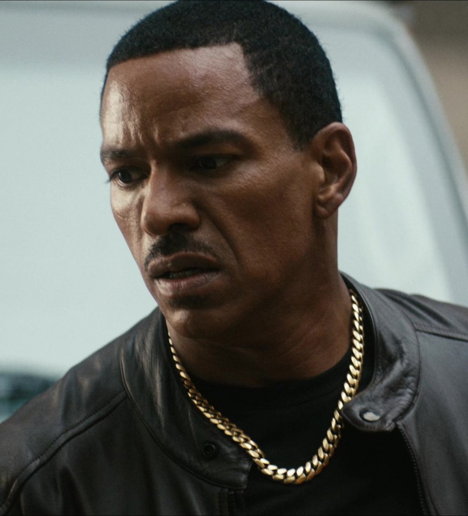 thick gold chain necklace - Laz Alonso (Marvin T. "Mother's" Milk / M.M.) - The Boys TV Show