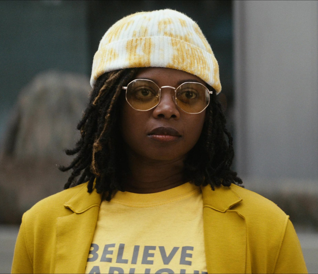 white and yellow tie-dye knit beanie - Susan Heyward (Sister Sage) - The Boys TV Show