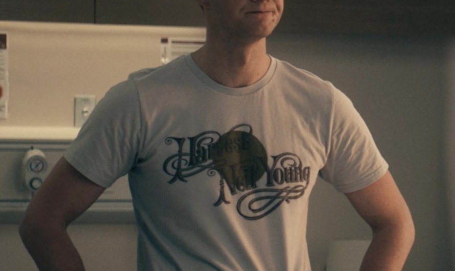 Harvest (Neil Young album) T-Shirt of Jack Quaid as Hughie Campbell