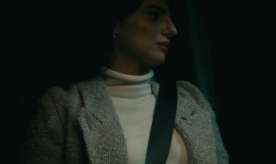 White Turtleneck Sweater of Claudia Doumit as Victoria Neuman / Nadia Khayat