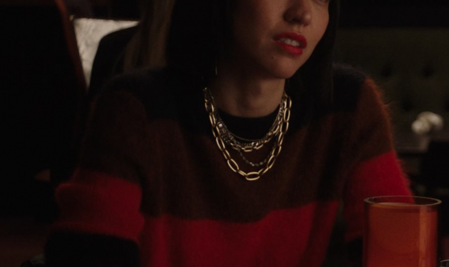Blue, Brown and Red Fuzzy Sweater of Sonoya Mizuno as Jane