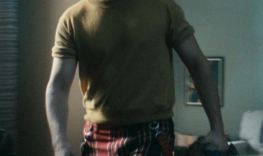 Mustard Yellow Casual Crew Neck Tee of Tomer Capone as Serge / Frenchie