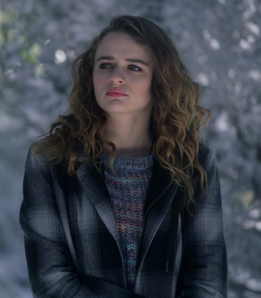 Black and Gray Plaid Jacket of Joey King as Zara Ford
