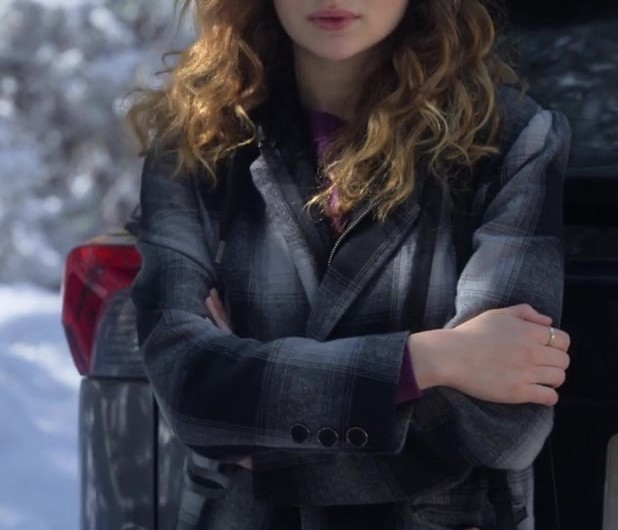 Longline Plaid Jacket of Joey King as Zara Ford
