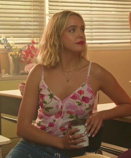Floral Cami Top of Bailee Madison as Imogen Adams
